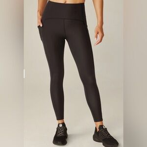NWT Beyond Yoga Strive Pocket Midi Legging 2.0 | Size Small | Black
